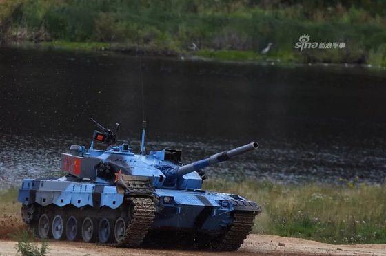 “坦克兩項(xiàng)”半決賽中國(guó)小組奪魁，“海上登陸”接力賽暫居第一